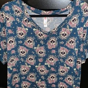 Lularoe christy skull tee!
